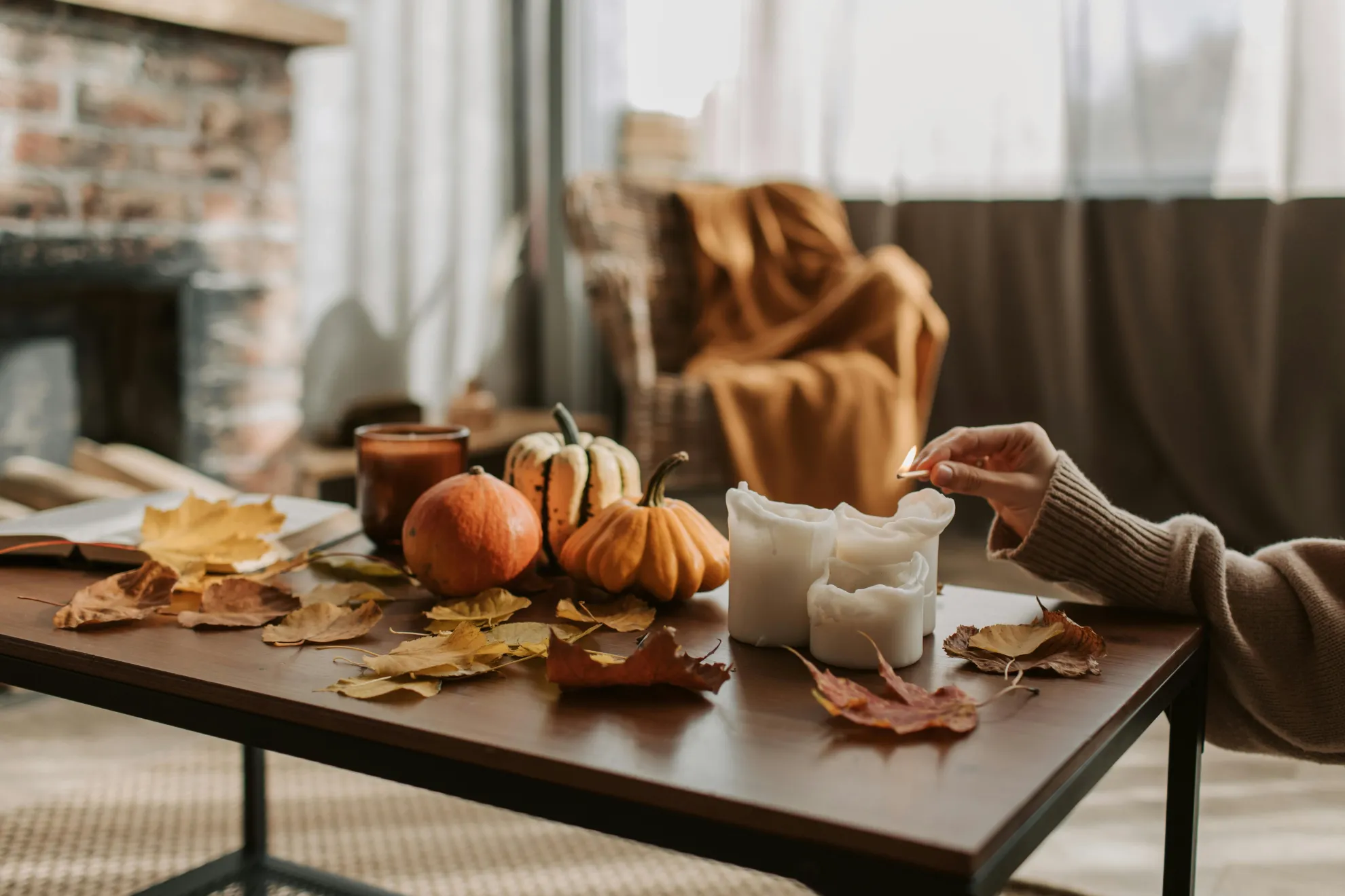 6 ideas para decorar en otoño con velas artesanales y estilo