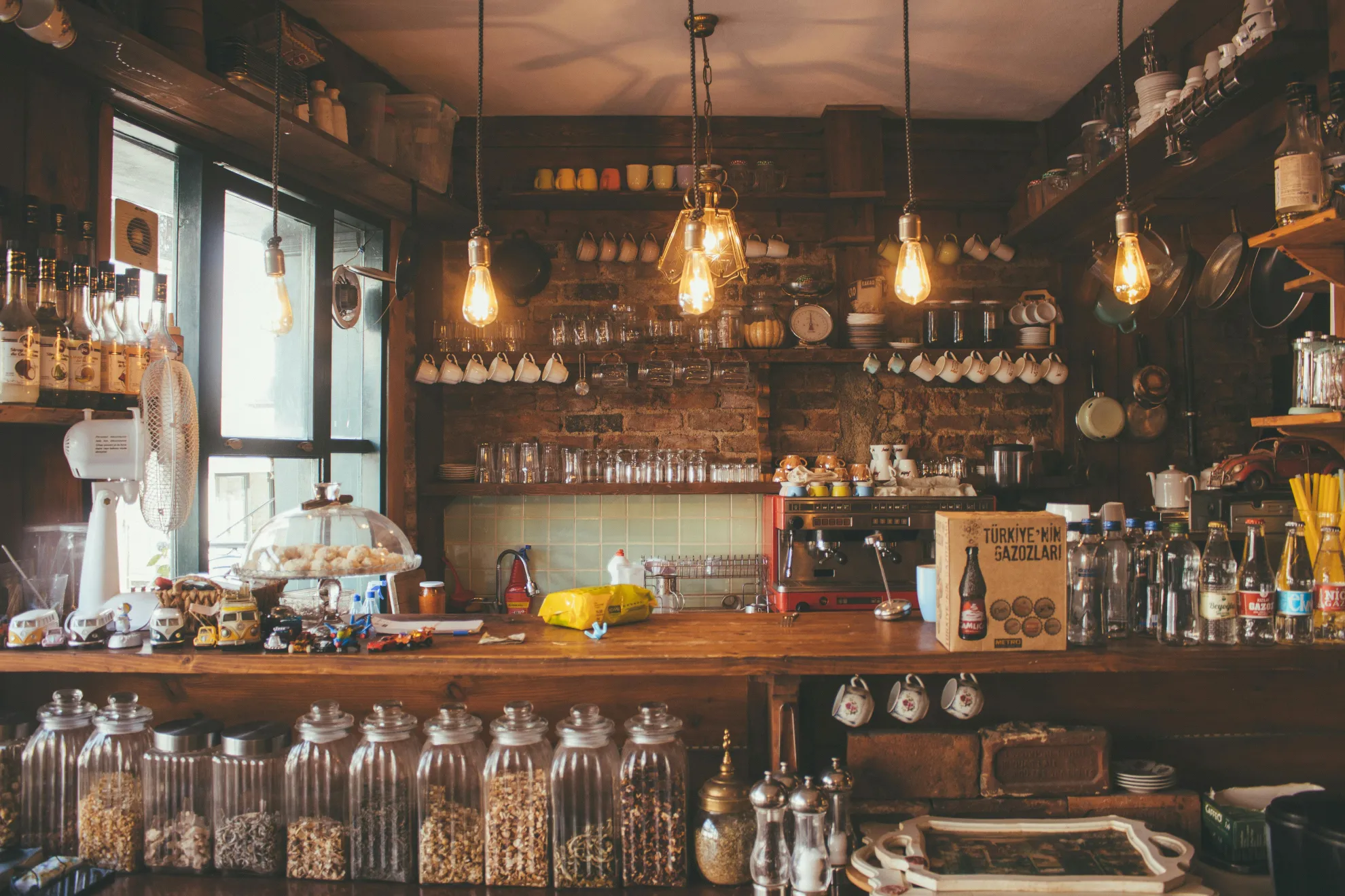 Bar cerca de mí en Barcelona: 1 guía más completa para encontrar los mejores bares de la ciudad