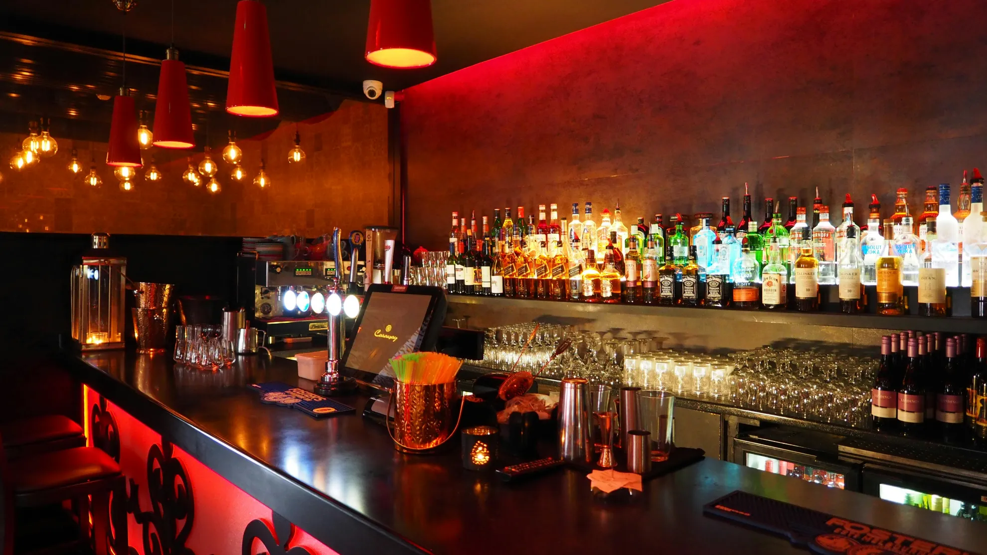Bar cerca de mí en Madrid: 1 guía completa para encontrar los mejores bares en la capital