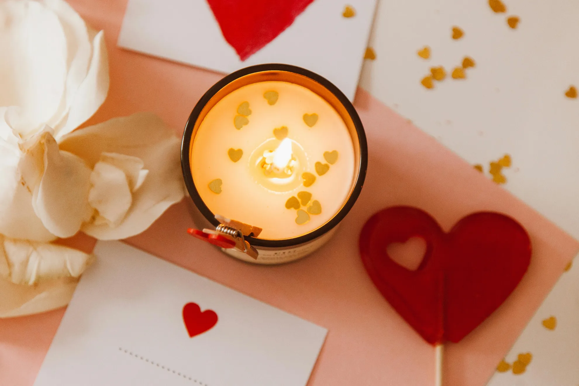 corazones con velas